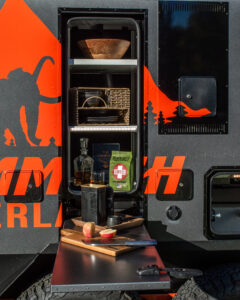 Interior/exterior Passthrough in the Mammoth Overland TL