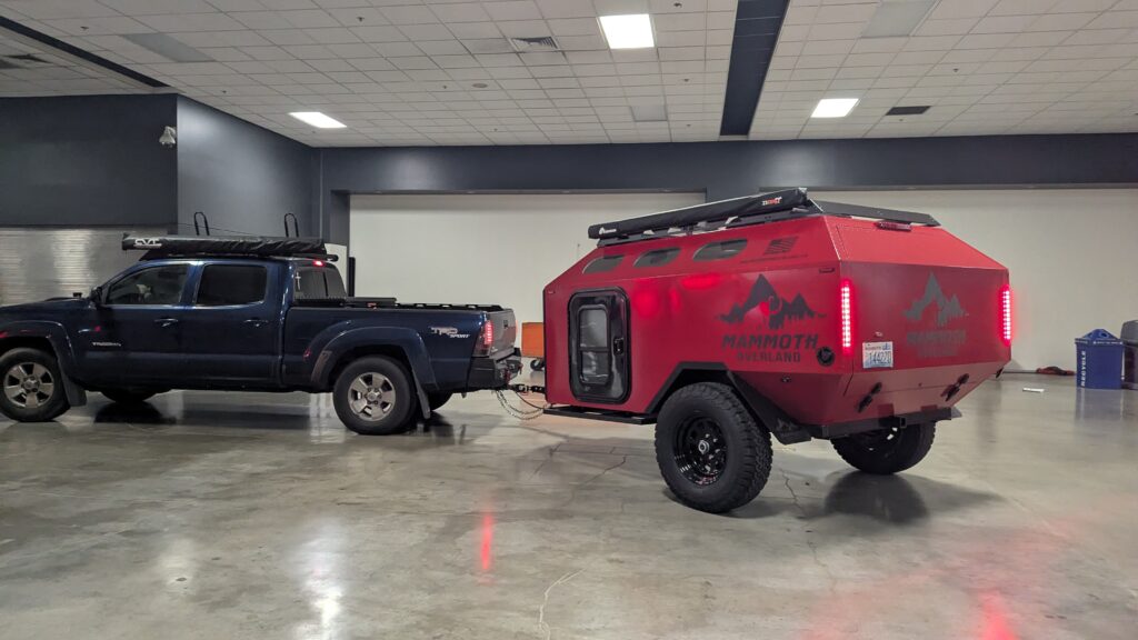 Red offroadtrailer teardrop hv mammoth overland